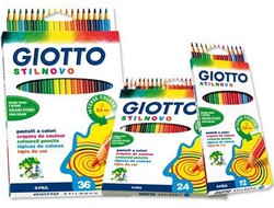 Assortiment de boîtes à crayons de couleur giotto stilnovo