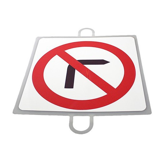 Panel de señalización de tráfico para picas. Prohibido derecha