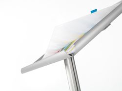 Atril con marco abatible