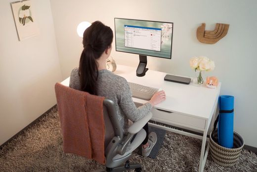 Bras d'économie d'espace SmartFit® pour un moniteur