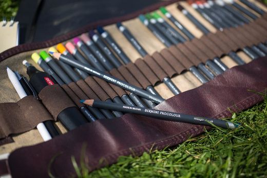 Boîte métal de 12 crayons Derwent Procolour