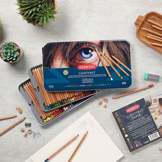 Boîte métal de 72 crayons Derwent Lightfast (résistants à la lumière)