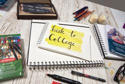 Boîte métallique de 12 crayons Derwent Coloursoft