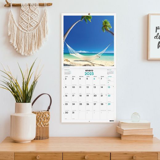 Calendario Finocam de pared con imágenes de PAISAJES para escribir a mes vista. 2023