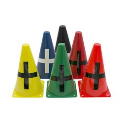 Cône avec signe plus. Différentes tailles et couleurs