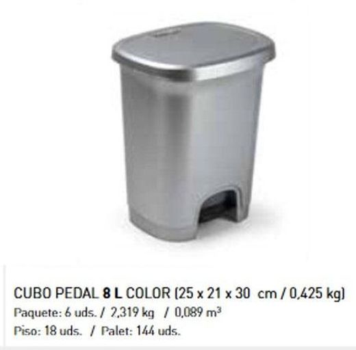 Seau en plastique à pédale