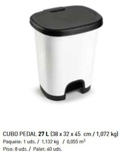 Seau en plastique à pédale