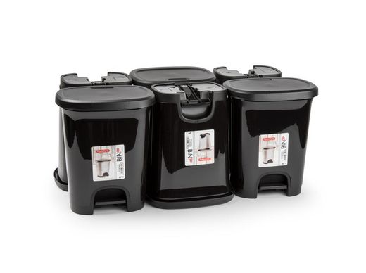 Seau en plastique à pédale