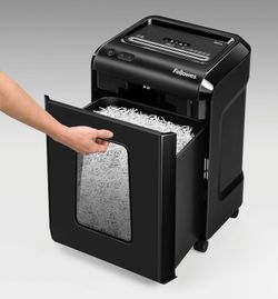 Le destroyer Fellowes 92cs. 30 minutes non stop