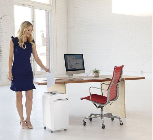 Le destroyer Fellowes lx221. Sécurité et design ensemble.