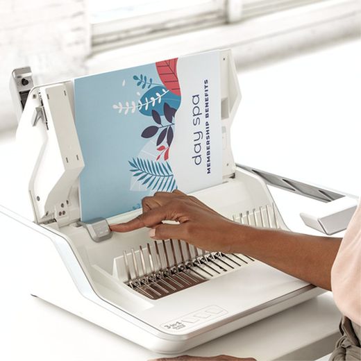 Reliure multifonction Lyra 3-en-1 de Fellowes. Agrafer, perforer et relier