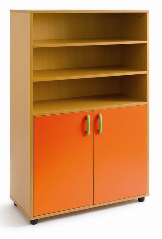 Estantería con armario inferior en distintas alturas y colores en las puertas