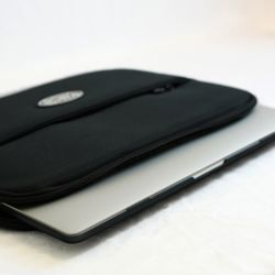 Funda para portátil 15" Ocean's Wave Negro