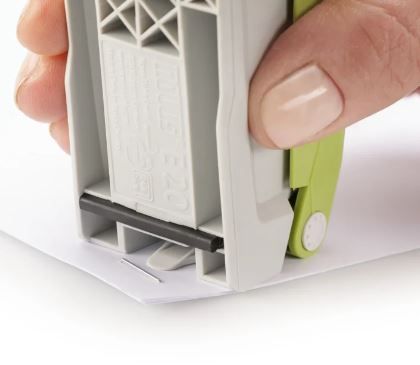 Grapadora Evolution E 20  ( 20 Hojas ) (incl. Caja 200 grapas 24/6 DIN Super)VERDE FRESH