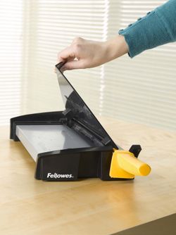 Guilhotina de alavanca de plasma Fellowes