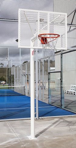 Juego de canastas antivandálicas de minibasket. Tubo de 114 mm