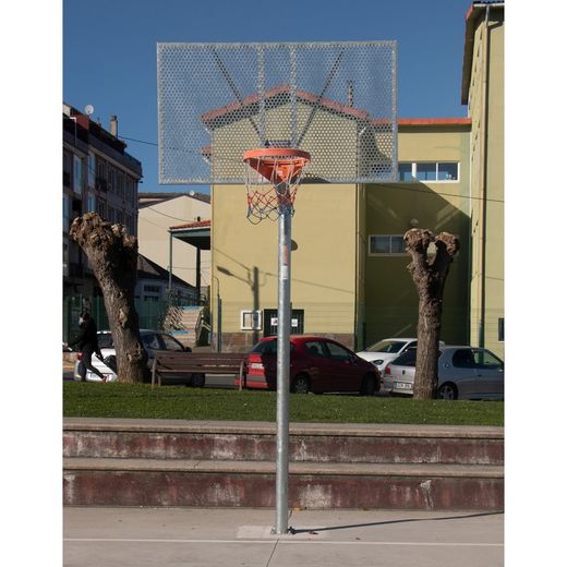 Juego de canastas antivandálicas galvanizadas. Incluye aros, redes y tableros