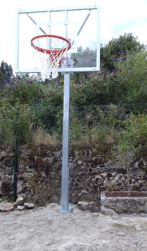 Ensemble de paniers fixes galvanisés pour minibasket sans panneau et cerceau.