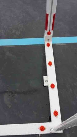 Conjunto de balizas portáteis em alumínio com base 80 x 40 mm