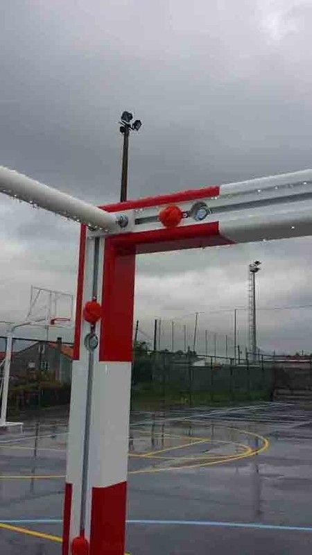 Conjunto de balizas portáteis em alumínio com base 80 x 40 mm