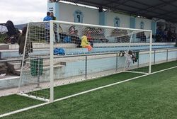 Conjunto de balizas portáteis regulamentares de 11 futebol. tubo de 100 mm