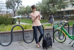 Maleta ejecutiva equilibrada con ruedas Contour™ 2.0 para portátiles — 15,6”