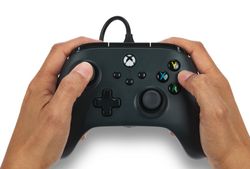 Mando con cable PowerA para Xbox Series X|S - Negro