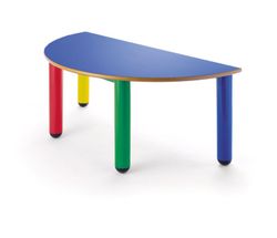 Mesa infantil semicircular com pés de polipropileno em 4 cores