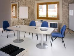 Mesas de reunión rectangulares y pies de copa