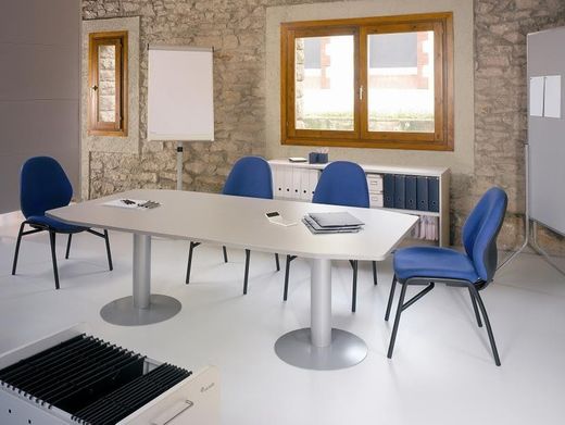 Mesas de reunión rectangulares y pies de copa