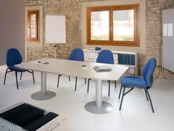 Mesas de reunión rectangulares y pies de copa