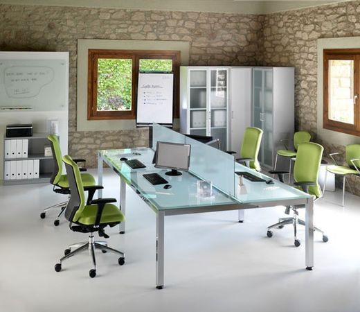 Tables carrées ou droites doubles et de réunion.