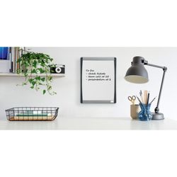 Mini pizarra magnética Nobo con marco arqueado 215x280 mm