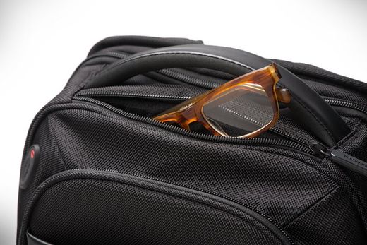 Mochila Contour 2.0 Pro 17", negro