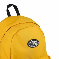 Mochila tendência mostarda