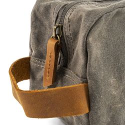 Trousse de toilette en toile verte