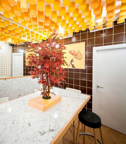 Panneau de mousse acoustique insonorisant. Cylindre