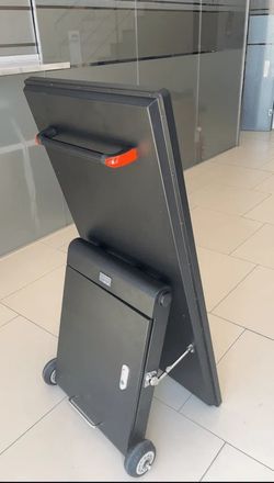 Pantalla exterior móvil de 43" con batería