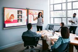 Pantalla interactiva multi CLASS Touch Screen de 65”