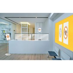 Stand com moldura publicitária A3 Nobo