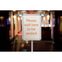 Stand com moldura publicitária A3 Nobo