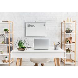 Nobo petit carré blanc magnétique avec moulure cintrée 585x430 mm