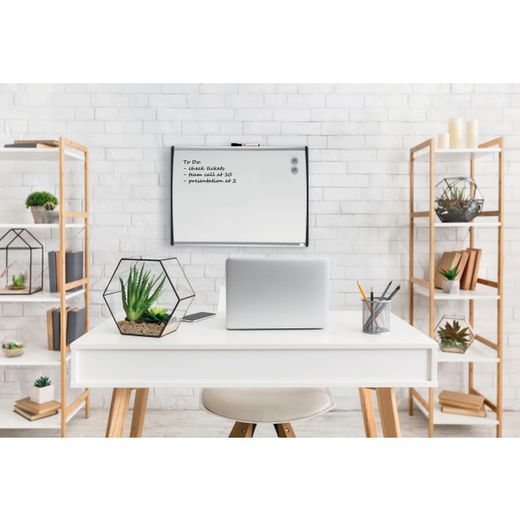 Nobo petit carré blanc magnétique avec moulure cintrée 585x430 mm