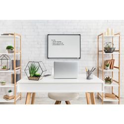 Pizarra blanca magnética pequeña Nobo de 585x430 mm