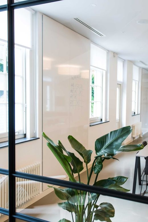 Pizarra blanca mural Chameleon. Un panel.