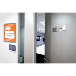 Porte affiche avec moulure en aluminium. Deux tailles