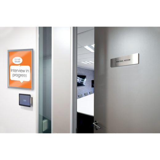 Porte affiche avec moulure en aluminium. Deux tailles