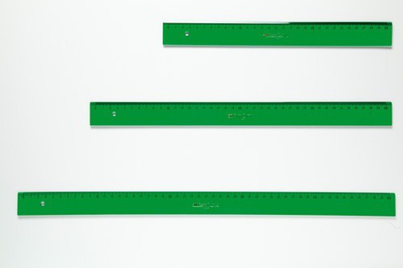 Escuadra Faber Castell no graduada verde 28 cm.