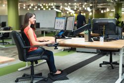 Repose pieds Kensington SOLEMATE PLUS noir