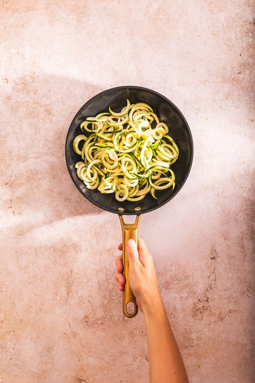 Frigideira de indução de alumínio forjado icônica 20 cm preta